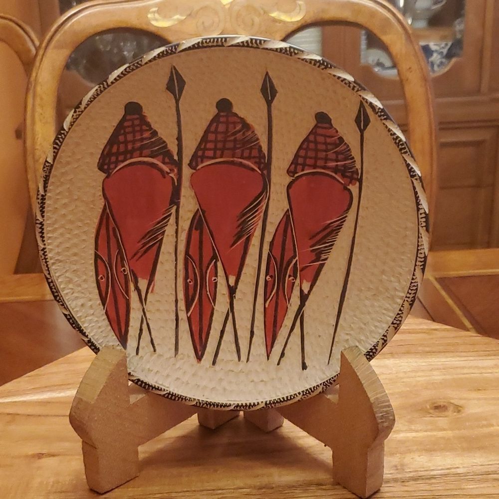 African Cultural Art - Maasai Worriors 8" Diameter & Stand - Picture 2 of 4